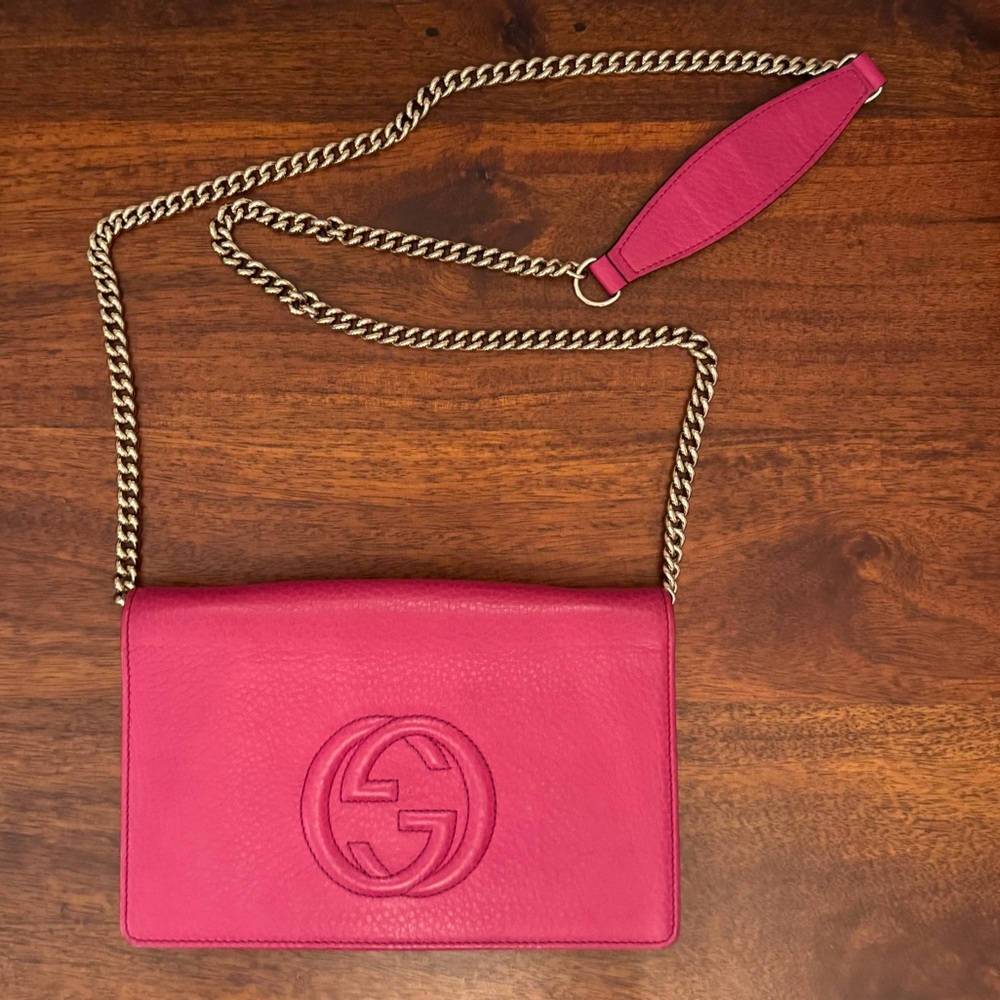 Gucci Pink Pebbled Leather Clutch